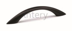 úchytka-PIOMBINA-cerna-vestavene-skrine