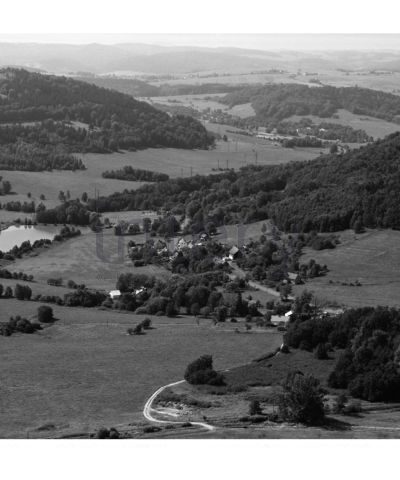 vestavene-skrine-na-miru-designglass-BW 02