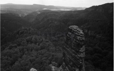 vestavene-skrine-na-miru-designglass-BW 30