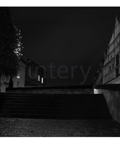 vestavene-skrine-na-miru-designglass-BW 67