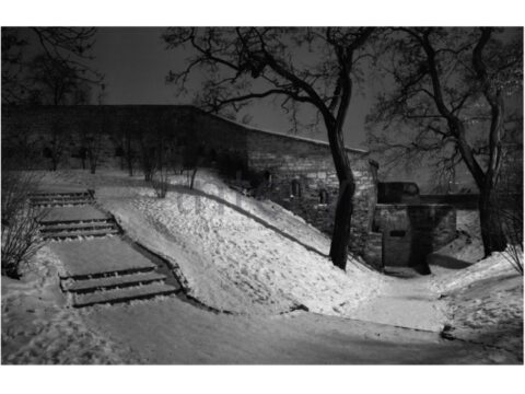 vestavene-skrine-na-miru-designglass-BW 72