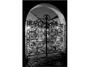 vestavene-skrine-na-miru-designglass-BW 76